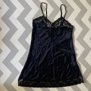 Barbizon Elegant Black Lace Trim Nightgown Sleepwear Size 38 / Preowned